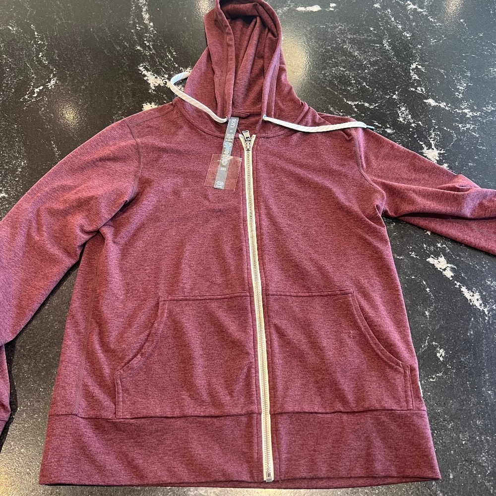 Vuori Halo Performance Hoodie NWOT Cranberry XS